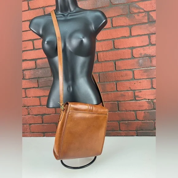 Coach Vintage Brown‎ Leather Crossbody Bag - Picture 3 of 15